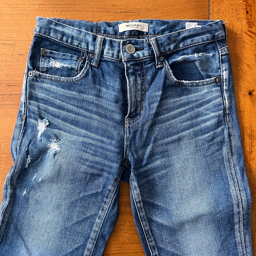 Moussy distressed jeans size 25